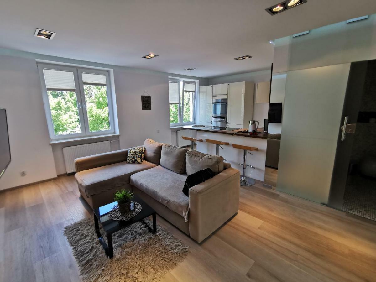 Nowoczesny Apartament III Al. Nmp تشينستوخوفا المظهر الخارجي الصورة